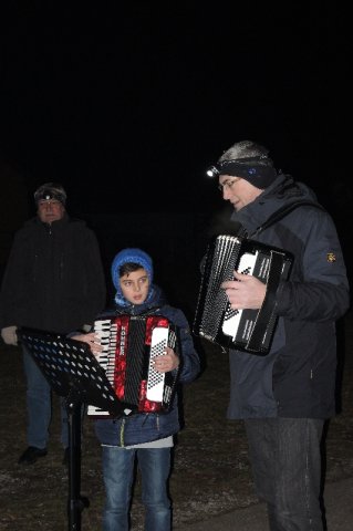 2016 weihnachtsbaumsingen dorfmitte 06