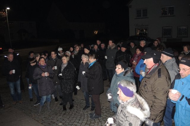 2016 weihnachtsbaumsingen dorfmitte 07