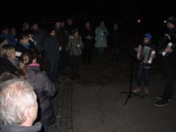 2016 weihnachtsbaumsingen dorfmitte 05