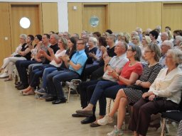 lk 70 jahre mit den schrillen fehlaperlen 028