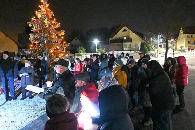 2022 12 13 lk christbaum singen und weihnachtsfeier 008