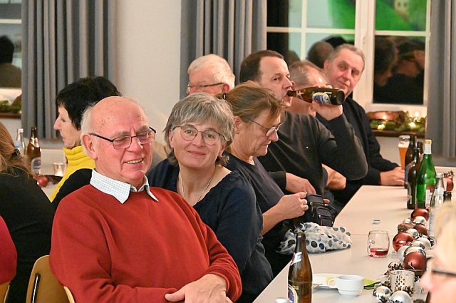 2022 12 13 lk christbaum singen und weihnachtsfeier 022