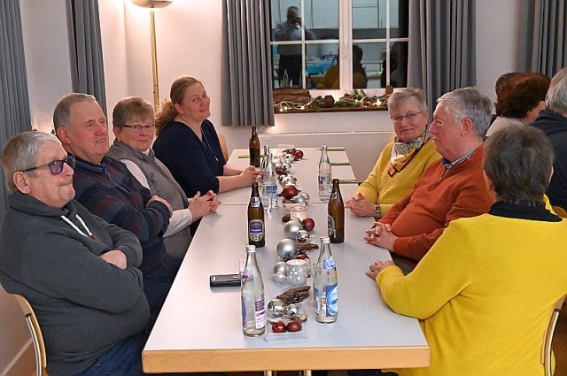 2022 12 13 lk christbaum singen und weihnachtsfeier 027