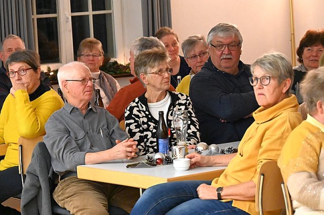2022 12 13 lk christbaum singen und weihnachtsfeier 032