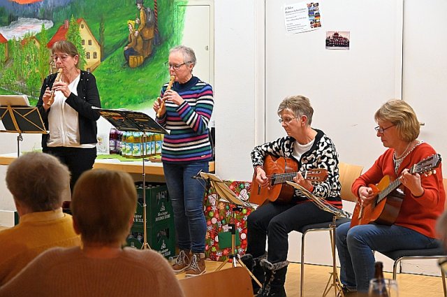 2022 12 13 lk christbaum singen und weihnachtsfeier 042