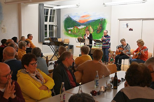 2022 12 13 lk christbaum singen und weihnachtsfeier 043