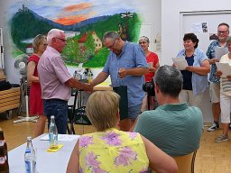 2022 07 19 decamino und kirchenchor gratulieren sieger und peter 029